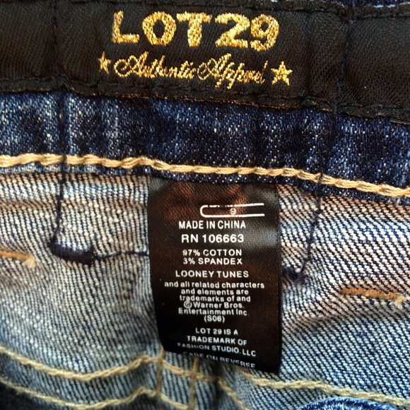 Lot 29 Looney Tunes Boot Cut Womens Jeans Sz 9 x 32 Studded Tweety Bird Denim - Picture 7 of 8